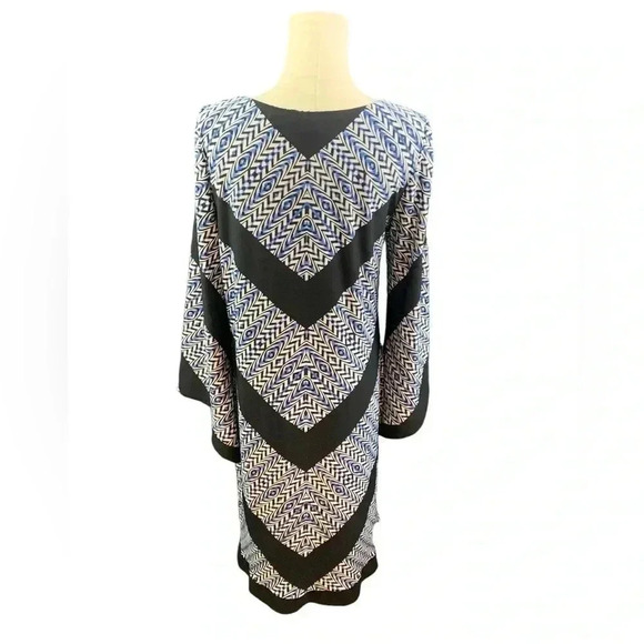 Soho Shift Dress‎ with Fun & Flattering Pattern - Picture 2 of 2